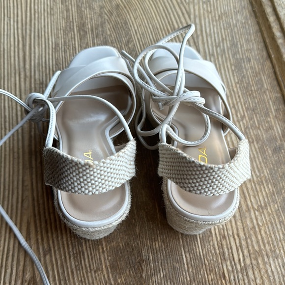 Women’s size 7.5 Soda cream color wedges - Picture 9 of 9